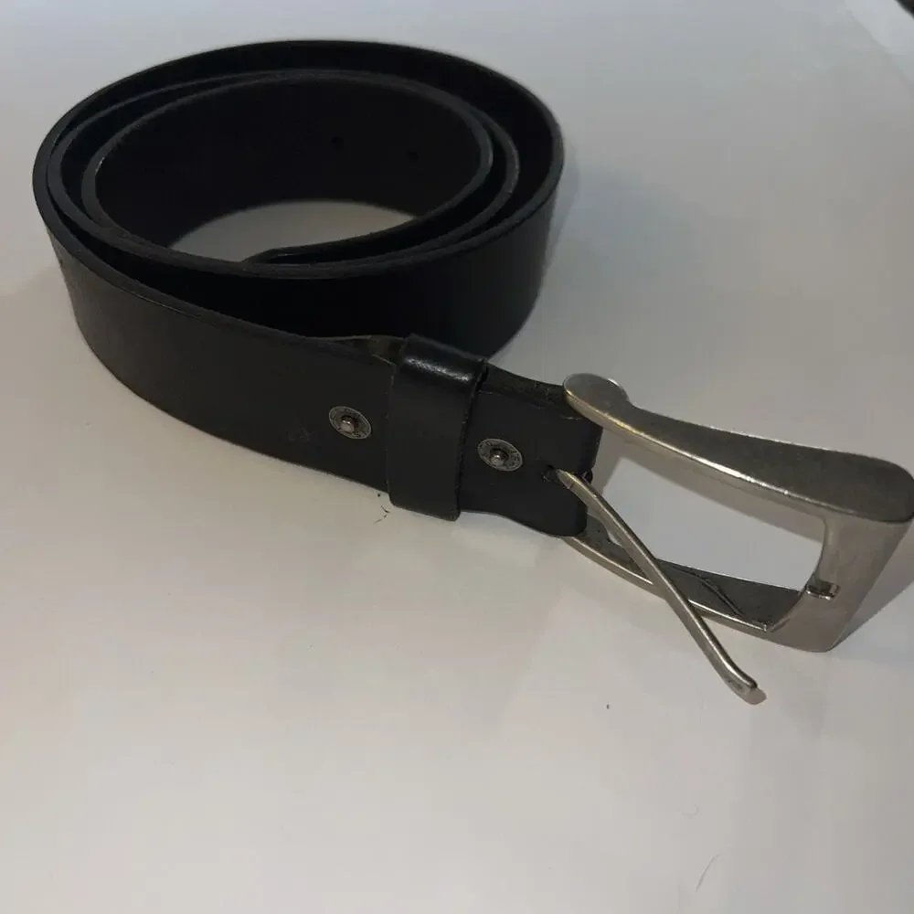 LEVI'S Mens Belt BLACK GENUINE LEATHER SIZE XL 40